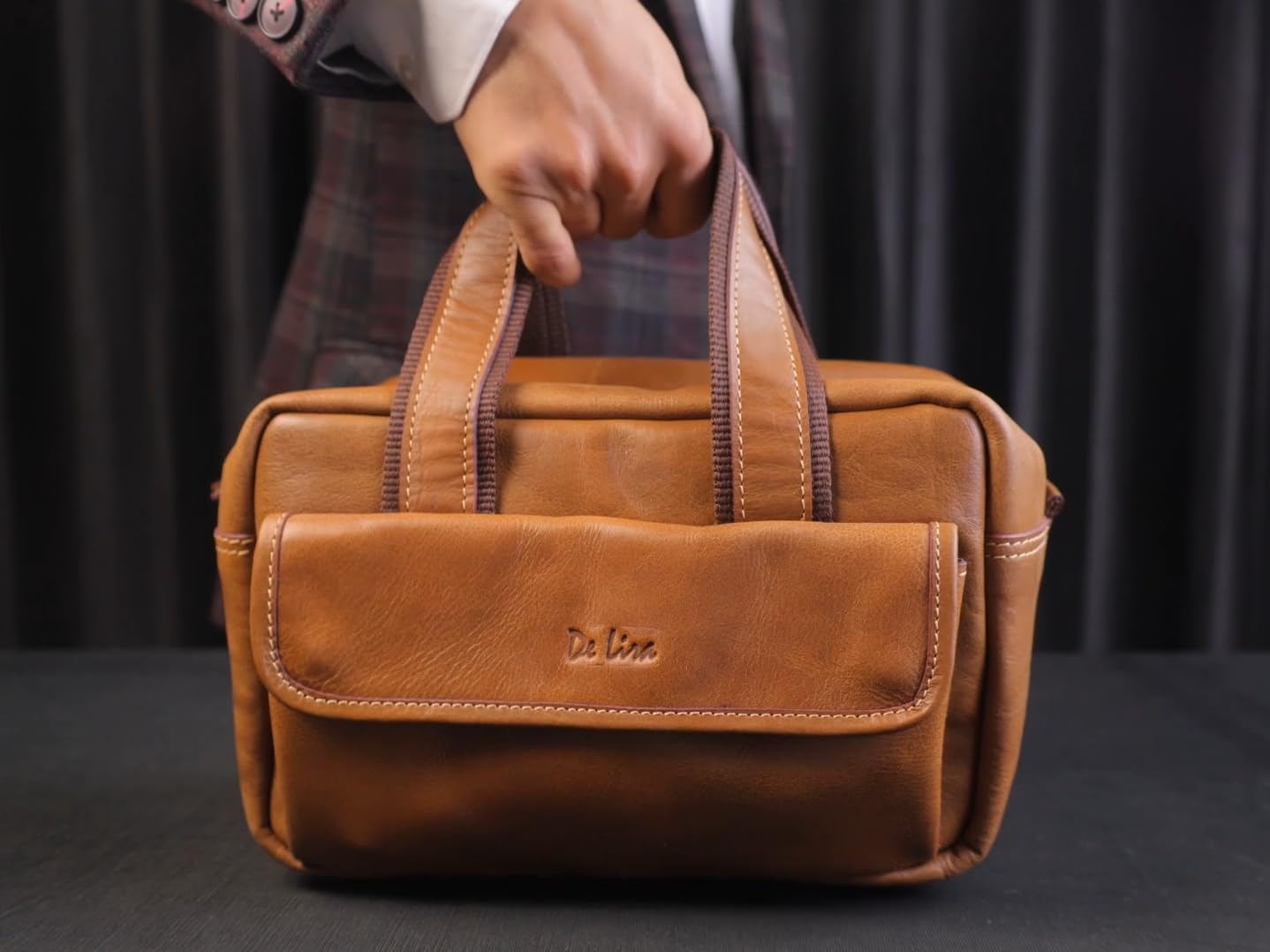 De Lira Extra Large Full-grain Leather Toiletry Bag, Shaving Kit & Cosmetics Case, 10x6x5.5 in, Travel Organizer for Men & Women, Light Brown