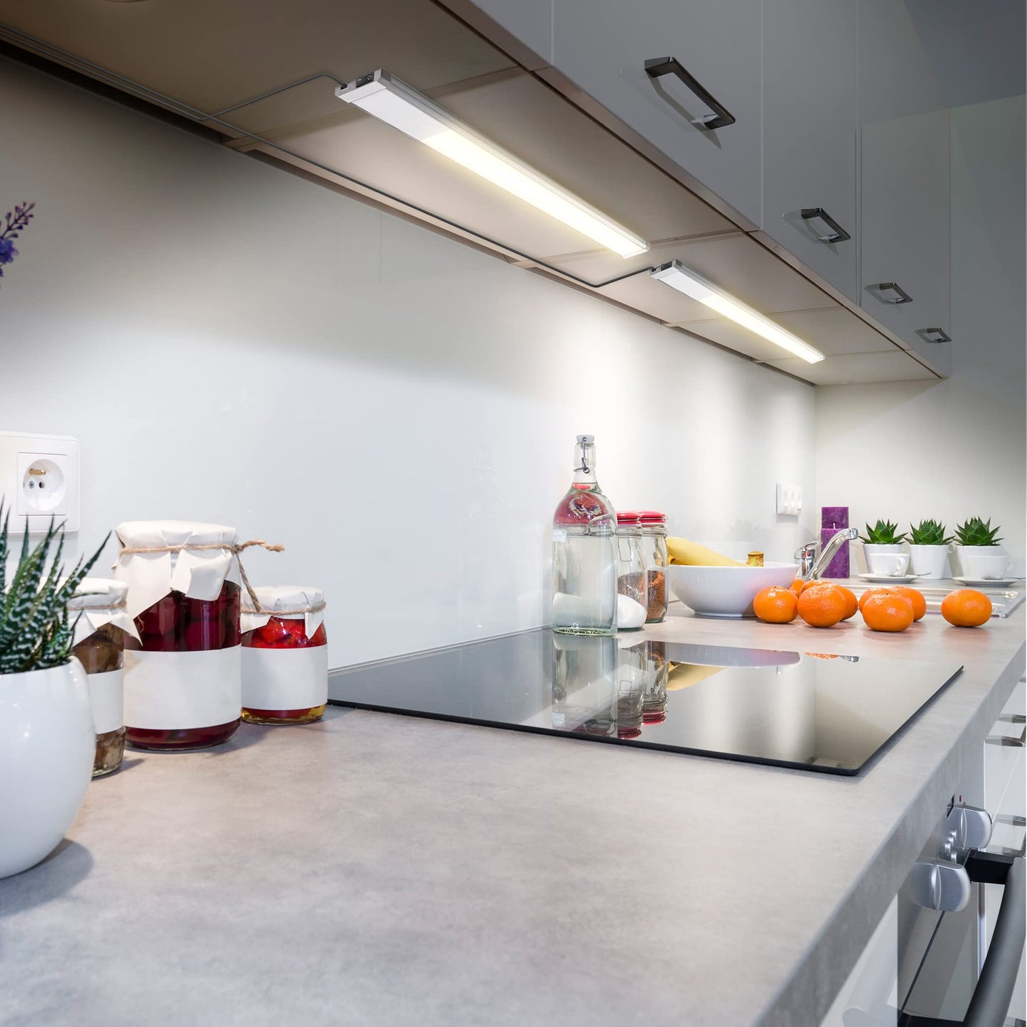 B.K.Licht - LED Strip with On/Off Switch, Warm White Light Colour, Includes Plug Cable, Under-Unit Light, Kitchen, LED Light Strip, Kitchen, Cabinet Lighting, Kitchen Lamp, 57.5 x 4.9 x 1.3 cm, Titanium-Coloured