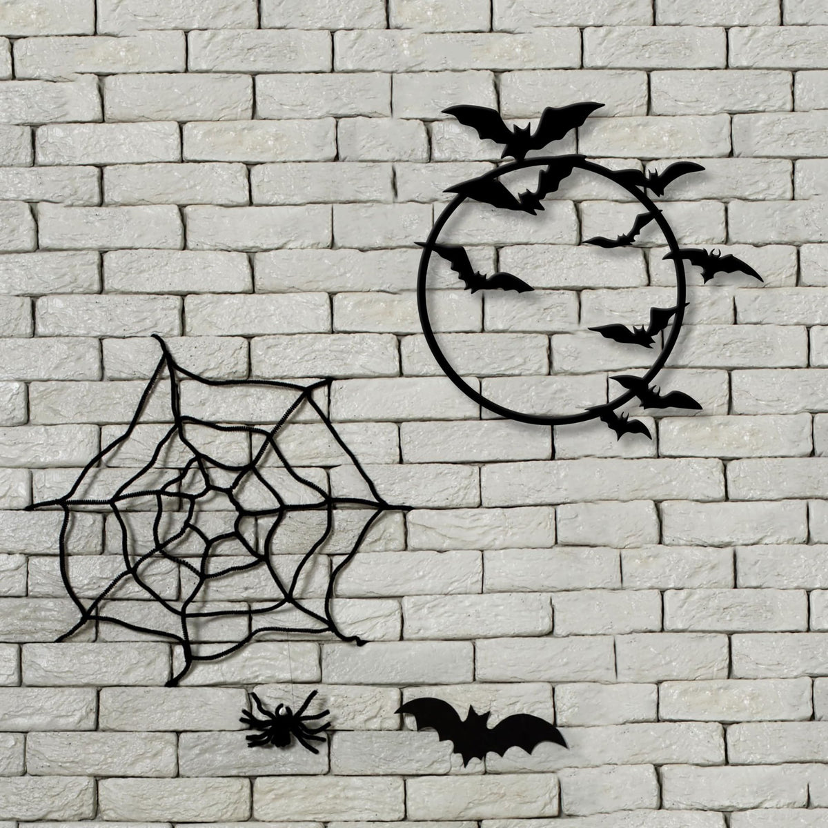 YATEASLU Halloween Bats Metal Wall Art – Moon and Bat Design – Indoor & Outdoor Decoration for Home, Kitchen