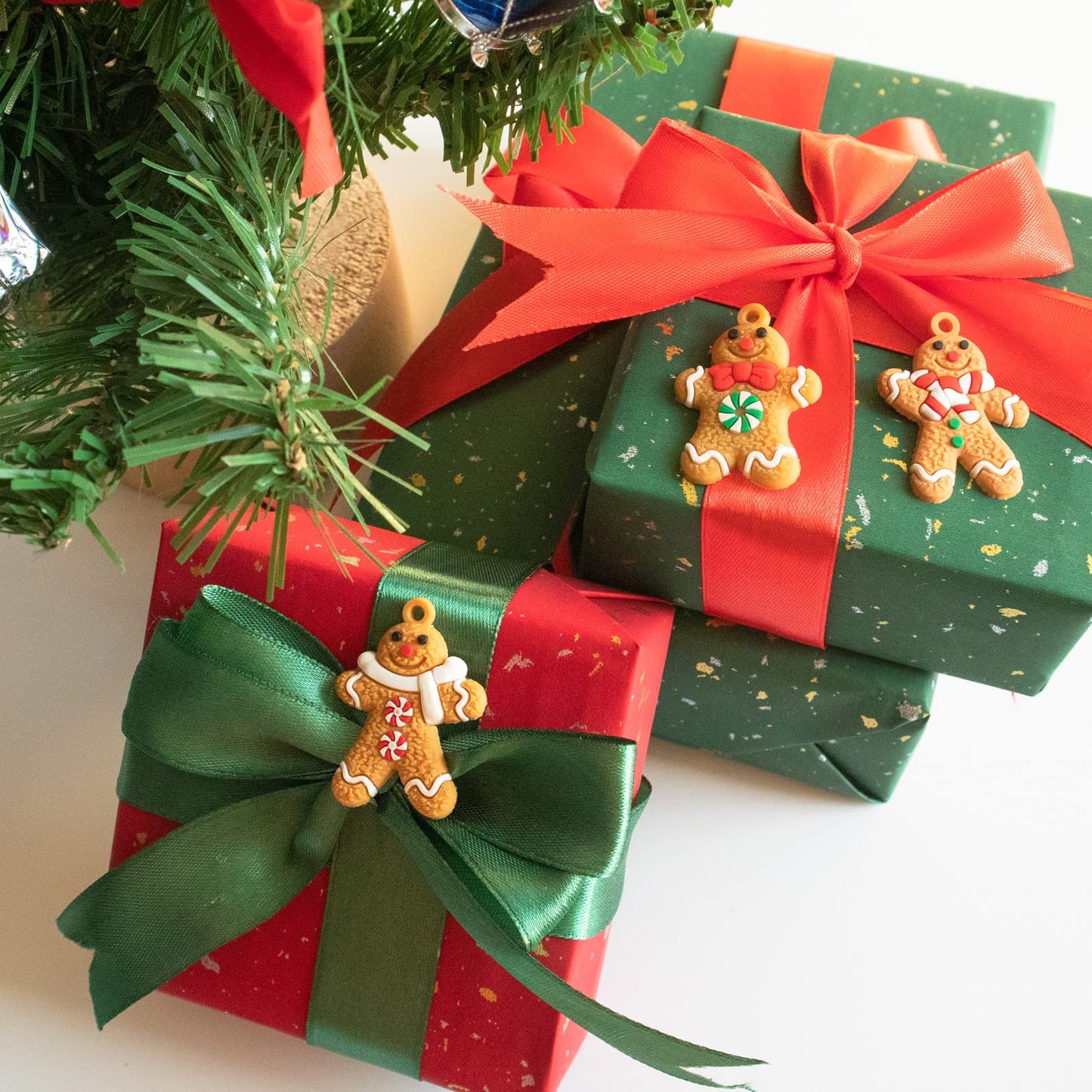 44 Pcs Mini Christmas Gingerbread Ornaments Tiny Gingerbread Man Ornaments Hanging Charms Figurine Decoration Ginger Man with Strings for Mini Christmas Tree Decorations