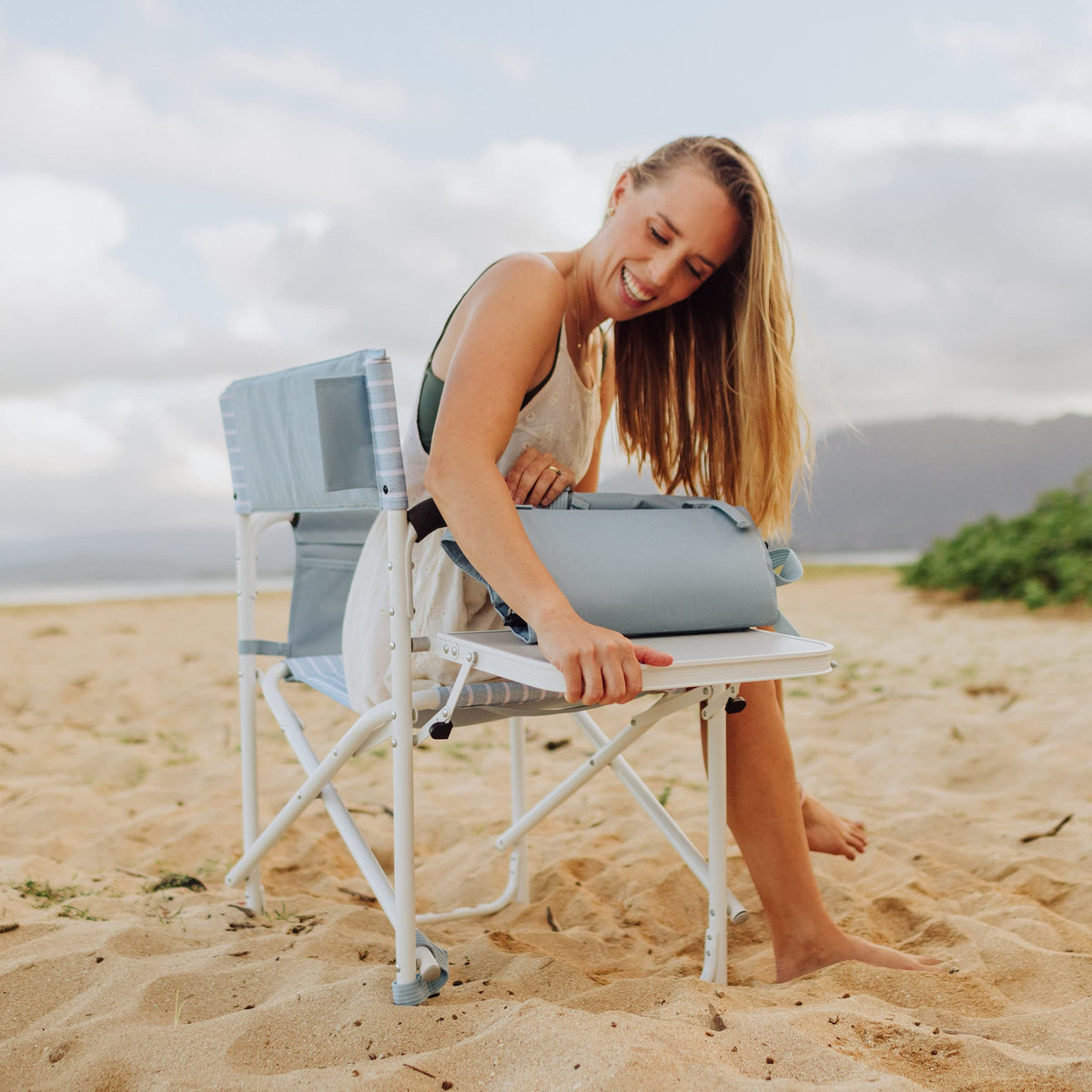 PICNIC TIME ONIVA - Outdoor Directors Chair with Side Table - Beach Chair for Adults - Camping Chair with Table