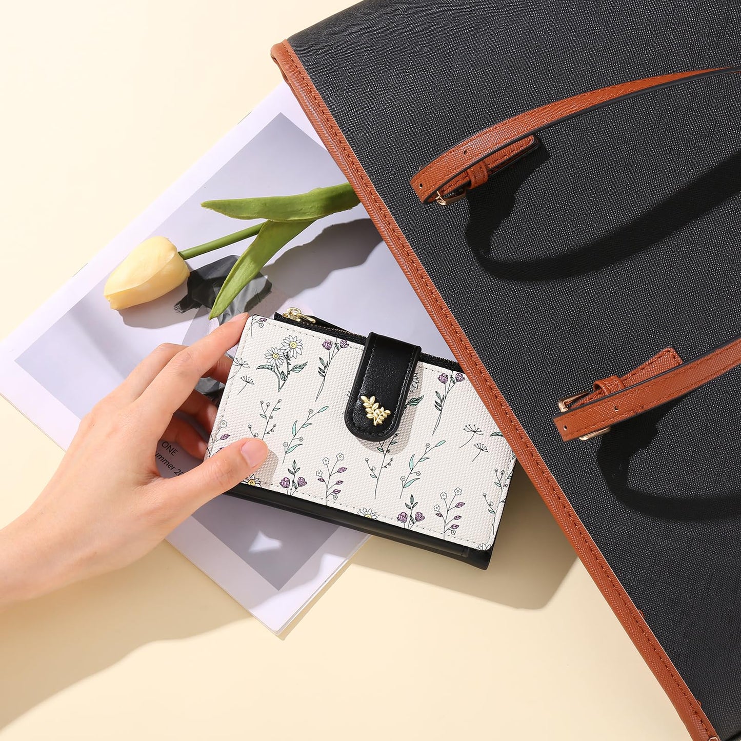 GAEKEAO Wallets for Women RFID Blocking Medium Bifold Ladies Wallet Vegan Leather Floral Card Holder Purse Zipper Coin Pocket