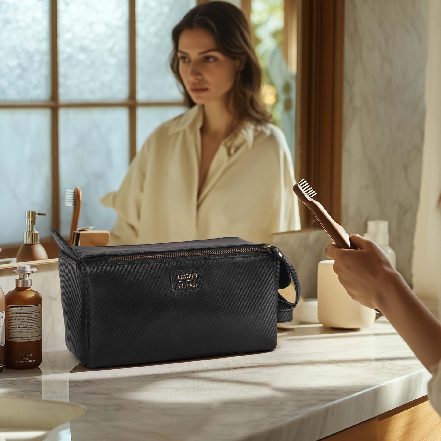 LEATHER VILLAGE Genuine Carbon Fiber Genuine Leather Travel Toiletry Bag - Large Dopp Kit, Water-Resistance Bathroom & Shaving Organizer for Men & Women - Black