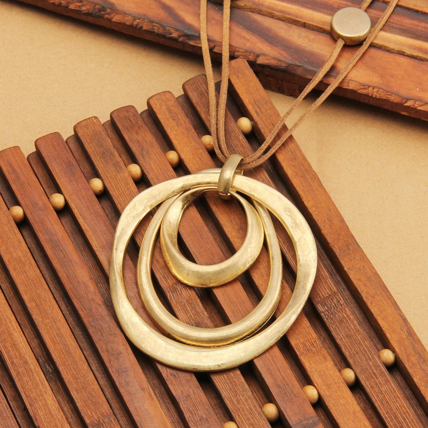 joymiao Large Pendant Necklace Chunky Boho Necklaces for Women Long Brown Necklace Leather Necklaces for Women Hippie Jewelry