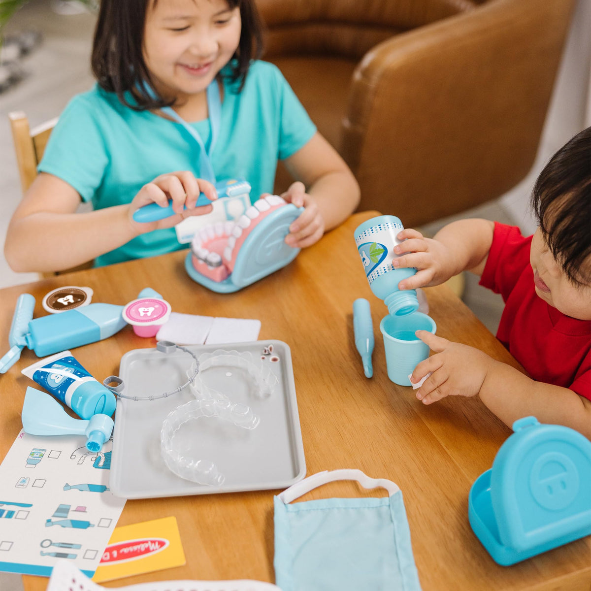 Melissa & Doug Super Smile Dentist Play Set, 25-Piece Dentist Kit with Oversized Teeth, Large Tools & Accessories, Kids Toys for Girls & Boys 3+