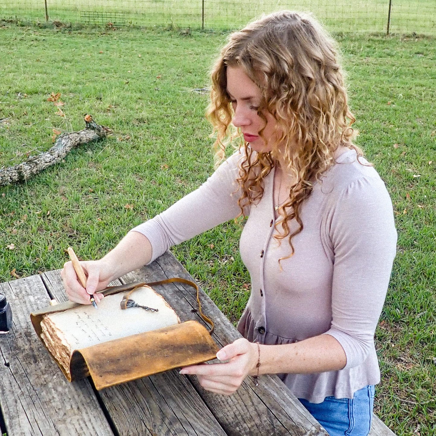 LEATHER VILLAGE Vintage Leather Journal – 200 Handmade Vintage Deckle Edge Paper – Leather bound Journal For Women Men – Vintage Key Closure - Book of Shadows - Cappuccino Brown - 8X6 inches (A5)