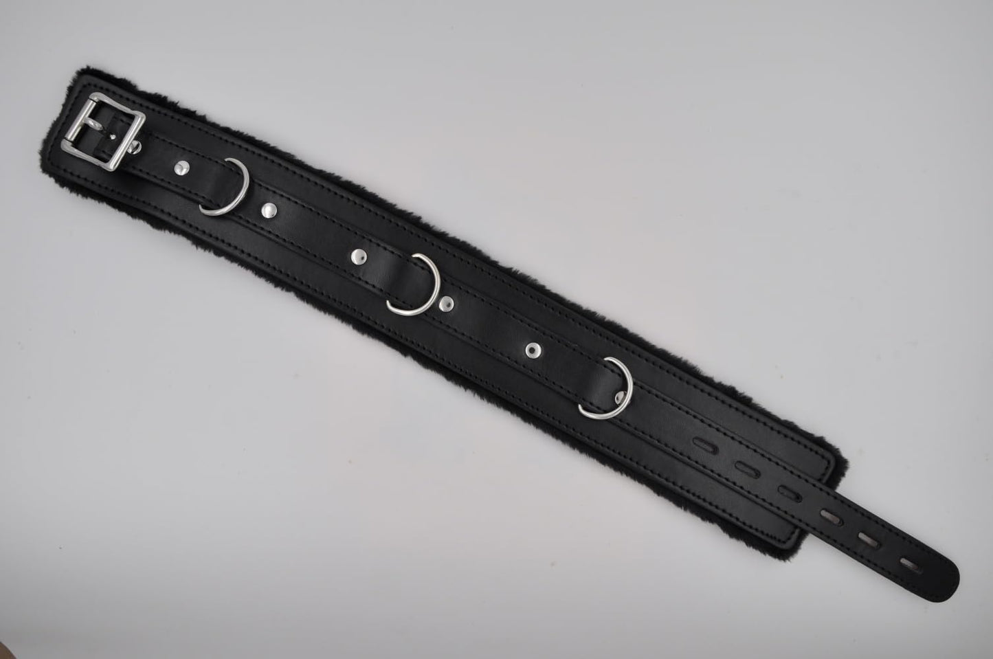 Soft Plush-Lined Leather Choker Necklace with Detachable Leash Ring & Chain – Adjustable, Stylish Unisex Body Jewelry for Everyday Wear or Parties (Black & Pink) (black)