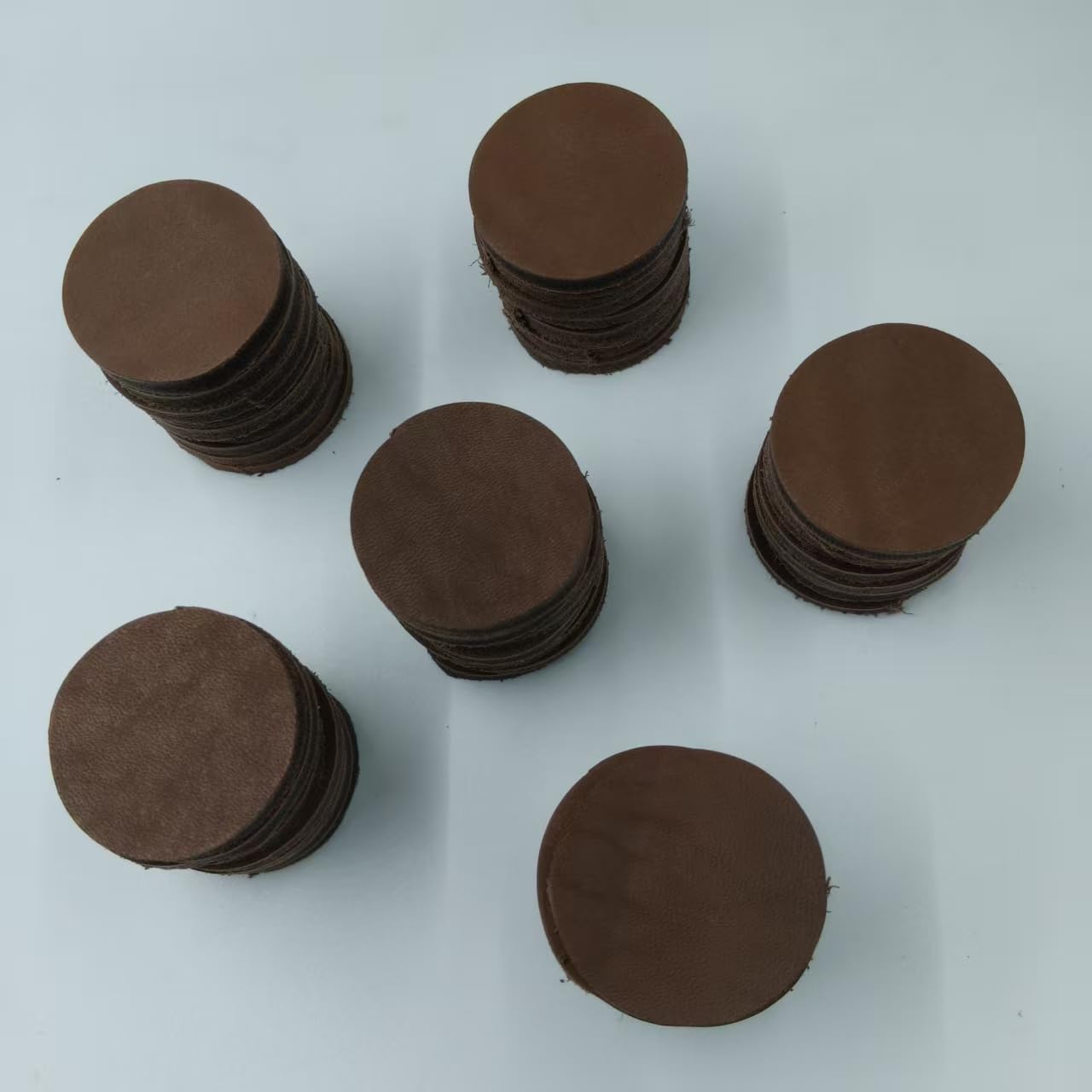 YiJiaXiang 40mm Diameter Round Sliced Genuine Leather, 3-5mm Thick Natural Leather, Suitable for Stamping pad Leather Cutting Pieces, Embossing Making Process (Coffee Color 30 Pieces)