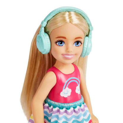 Barbie Chelsea Doll & 6 Accessories, Travel Set with Puppy, Pet Carrier & Backpack that Opens & Closes, Blonde Small Doll