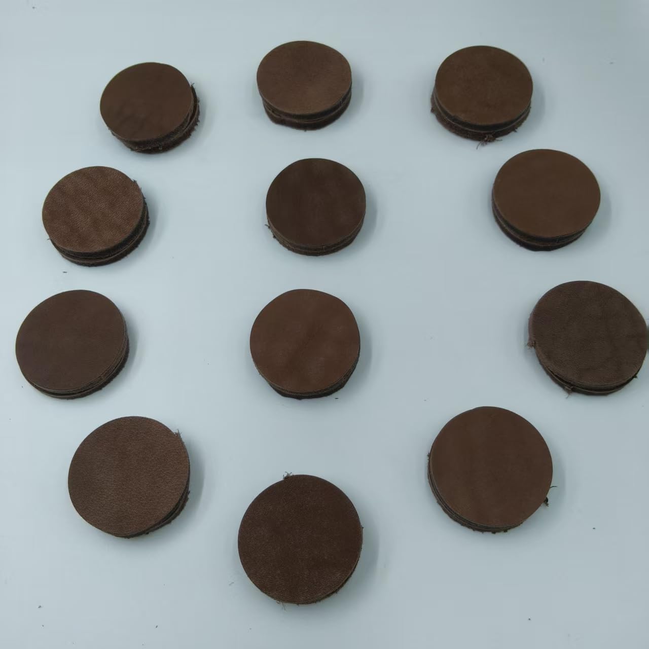 YiJiaXiang 40mm Diameter Round Sliced Genuine Leather, 3-5mm Thick Natural Leather, Suitable for Stamping pad Leather Cutting Pieces, Embossing Making Process (Coffee Color 30 Pieces)