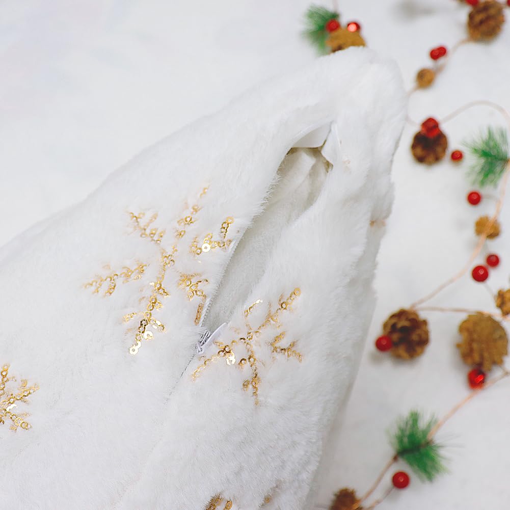 Homithley Christmas Pillow Covers Set of 2 Winter Snowflakes Decorative Throw Pillowcases Christmas Gold Sequin Plush Pillow Covers for Sofa Cushion Bedroom Party Décor (Gold, 18”×18”)