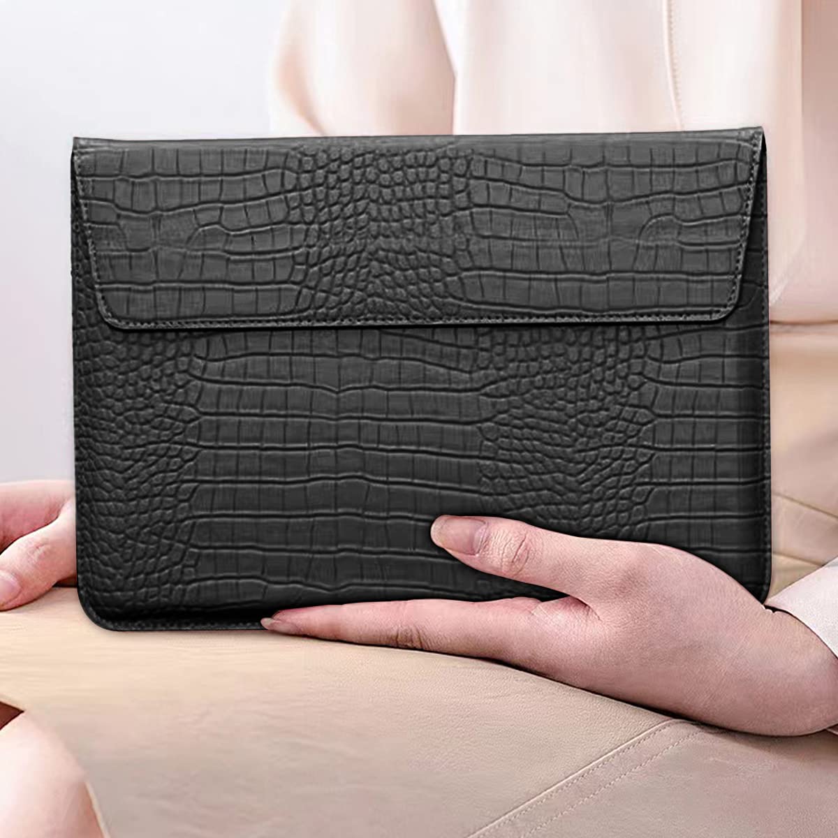 LCMOCICO Crocodile Grain PU Leather Flap Style Case Bag Laptop Sleeve for MacBook Air 15 inch 2026-2023 A3448 M5 M4 M3 M2 Notebook Bag for Mac Pro 16 A3428 A3429 2019-2026 Pro 15 2012-2019, Black