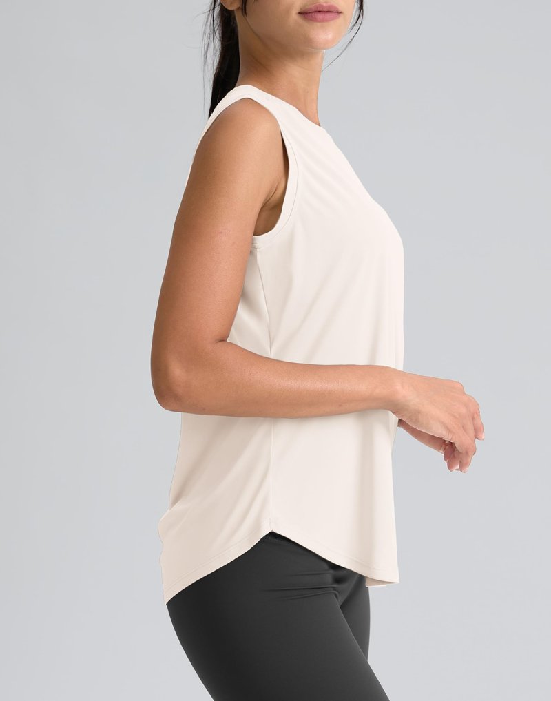SANTINY Women's Sleeveless Workout Tops Breathable Lightweight Active Tennis Yoga Shirts Athletic Running Tank Tops for Women (Cream_XXL)
