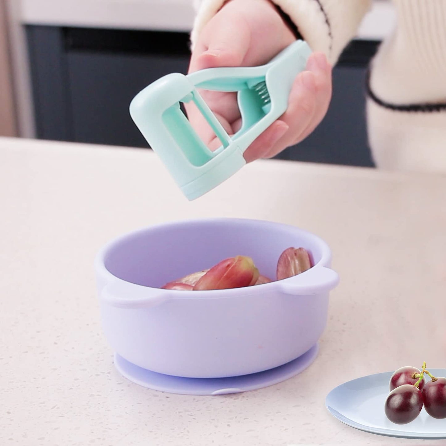 Luvan Grape Cutter for Toddlers, Grape Slicer for Baby, Grape Tomato Cherry Strawberry Cutter Tools Into 4 Pieces for Vegetable Fruit Salad, Stainless Steel Quarter Grape Slicer Kitchen Gadget
