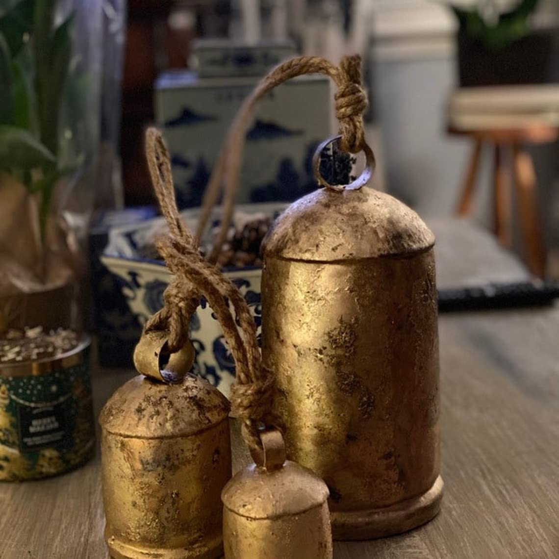 Carfar Handicrafts Giant Vintage Rustic Tin Metal Harmony Cow Bells Complete Set of 15 Huge XXL Rustic Handmade Bells On Jute Rope