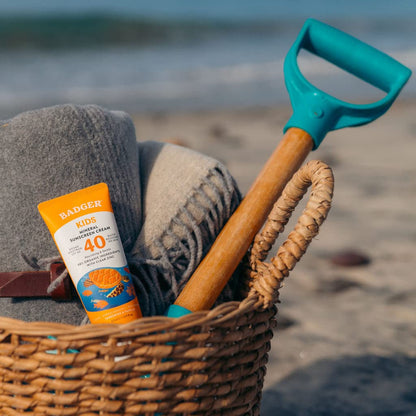 Badger Kids Mineral Sunscreen Cream SPF 40, 98% Organic Ingredients, Zinc Oxide Sunscreen for Kids Face & Body, Water Resistant, Reef Friendly, Hawaii Approved Broad Spectrum Sunblock, 2.9 fl oz