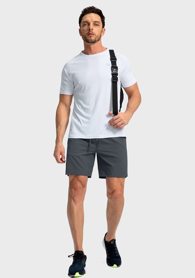 Soothfeel Men's Running Shorts with Zipper Pockets 7 Inch Lightweight Quick Dry Gym Athletic Workout Shorts for Men (Grey, 3XL)