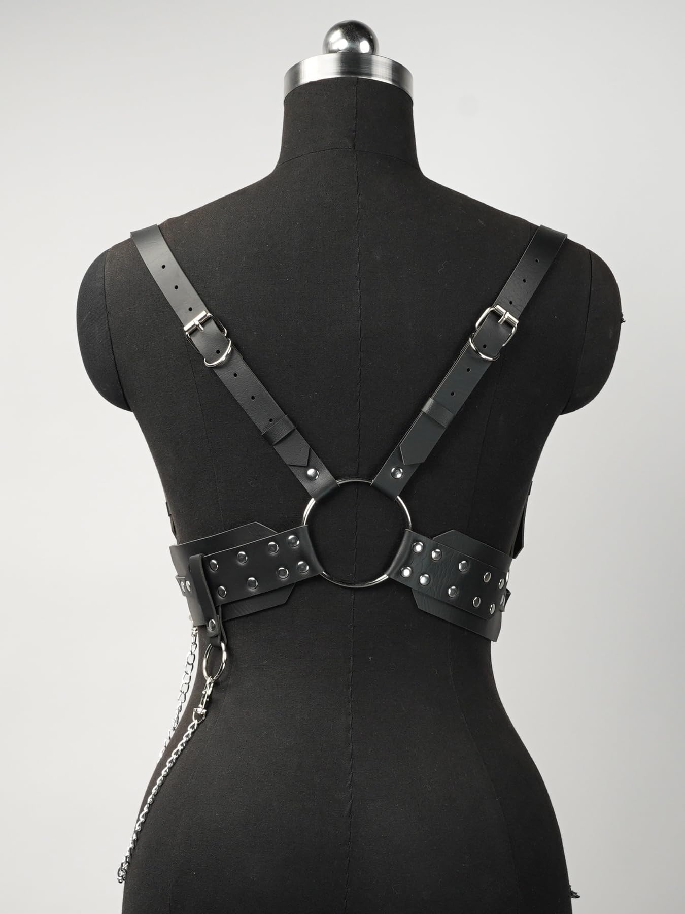 WARANDOD Women Adjustable Leather Harness Belt with Detachable Chain, Faux Leather Body Harness with Alloy Buckles for Gothic Punk Festival Outfit(Waist 26.8-38.2in)