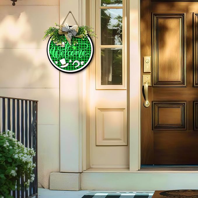 St. Patrick’s Day Door Sign for Front Porch Welcome Green Plaid Hanging Round Wood Wreaths With Bow Clover Hat Horseshoe Hanger Rustic Irish Spring Lucky Shamrock Door Signs Home Decor 12 Inch