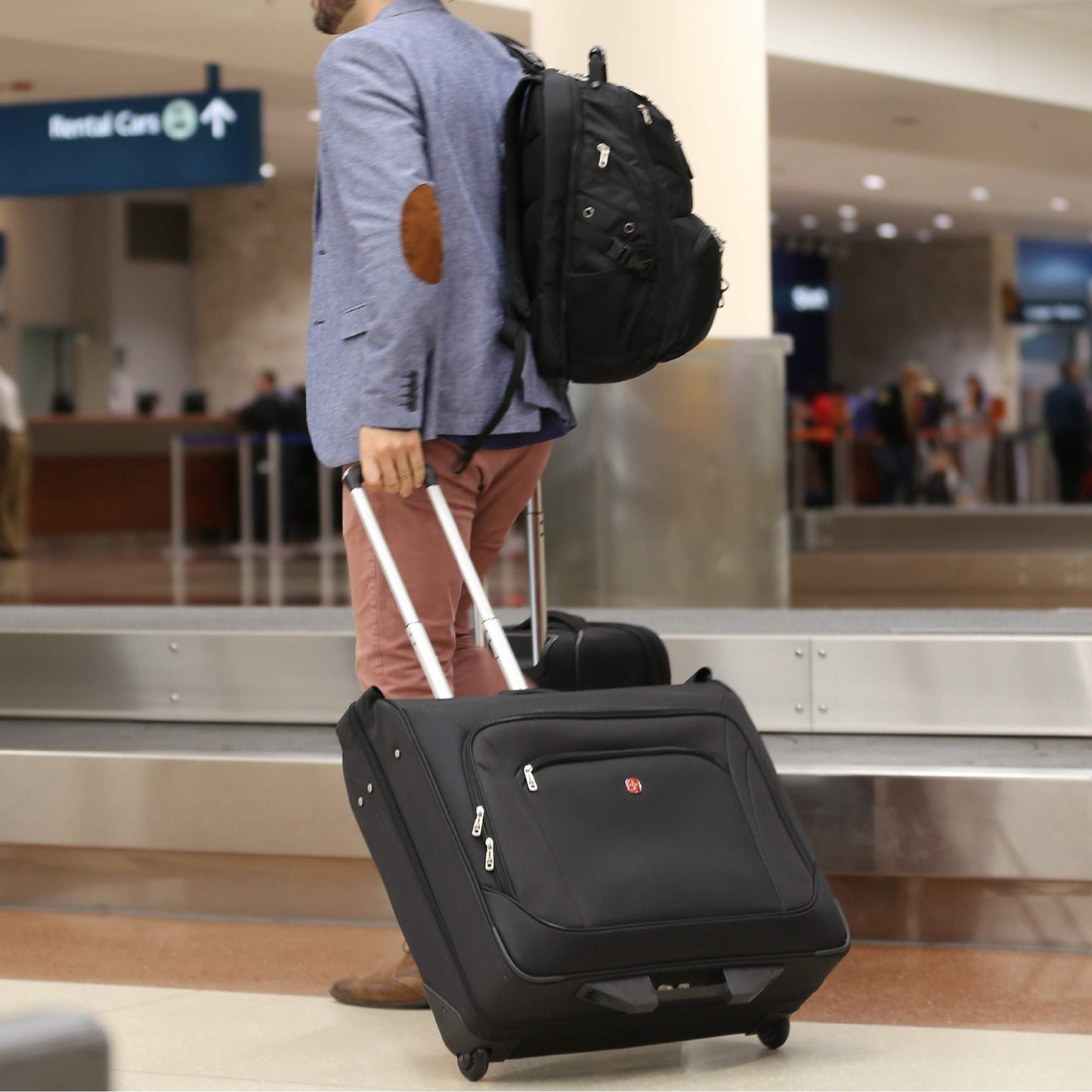 SwissGear 7895 Premium Rolling Garment Bag, Bonus Hanging Feature, Men's and Women's, 24-Inch Luggage - Black