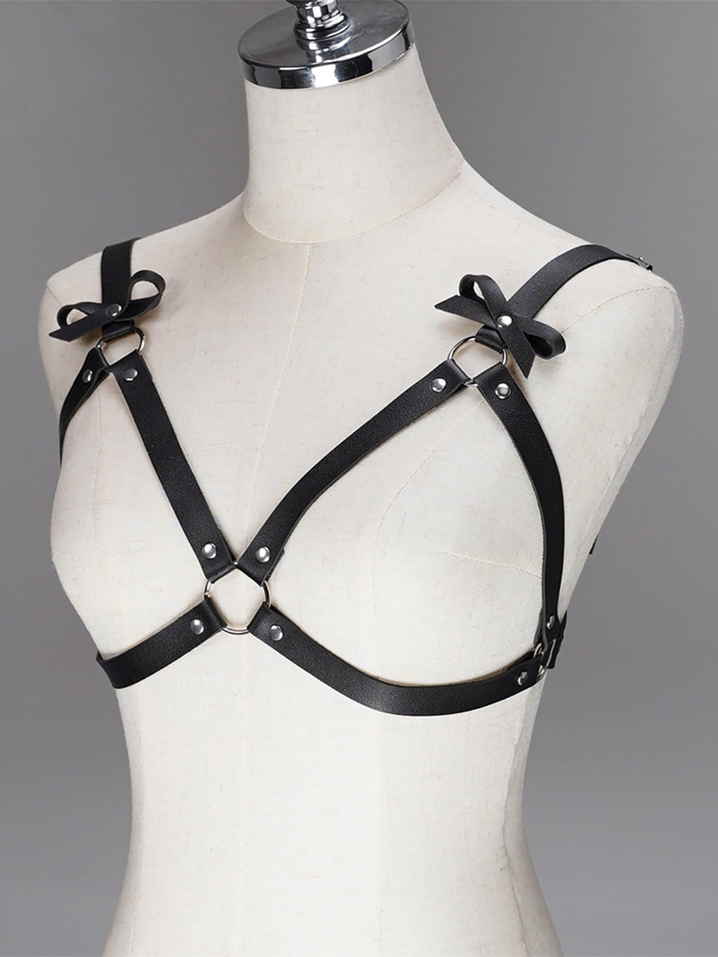 Adjustable PU Leather Chest Harness for Women, Alloy Ring Body Strap with Bow, Gothic Punk Fashion Accessory for Festival, Rave, Clubwear, Cosplay Outfits(Fit Bust 28.7-37.4in) Black