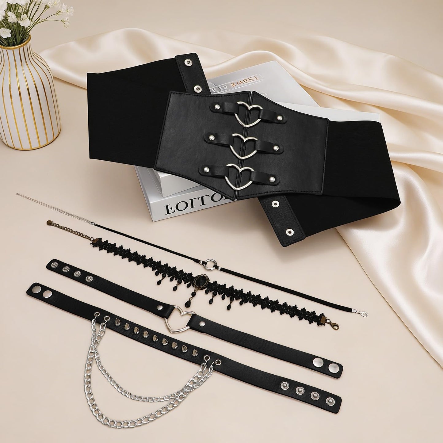 JKEEMI Women Corset Belt With Black Choker Necklace Set, Heart-Ring Wide Elastic Waist Belt Adjustable Gothic Velvet Collar Choker Party Gifts