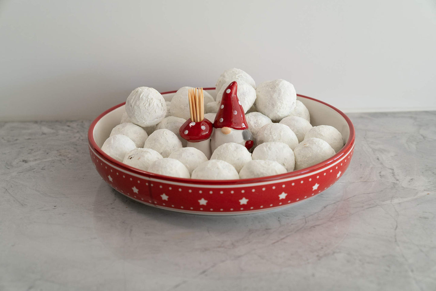 10 Strawberry Street Merry Morsels Appetizer Tray, Nordic Gnome