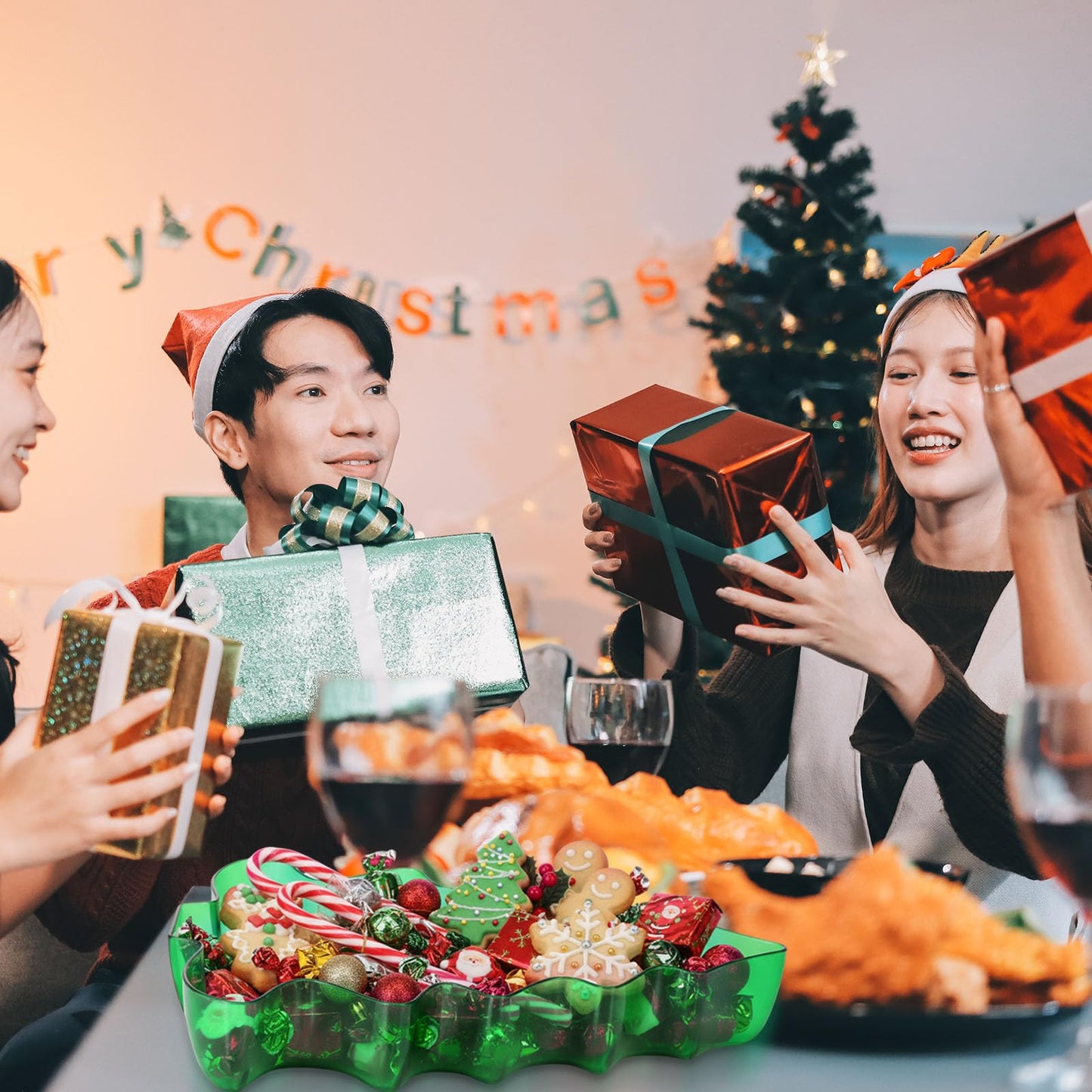 Wiwiqing 2 Pcs Christmas Tree Shaped Serving Tray Plastic Green Christmas Serving Platter Reusable Xmas Snack Tray Food Holder Appetizer Platter for Winter Xmas Themed Party Supplies Home Decoration