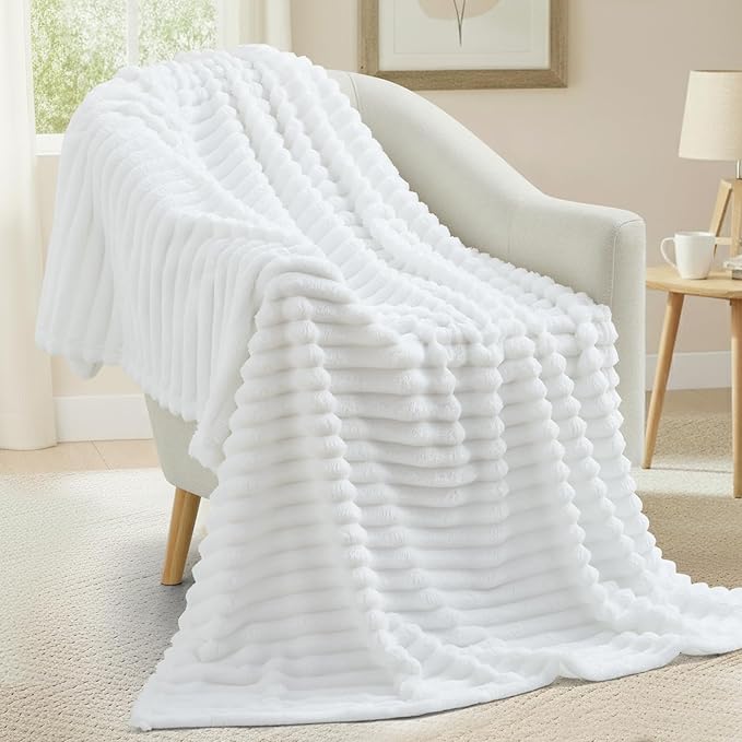 decorUhome Soft Fleece White Throw Blanket for Couch, Cozy Fluffy Plush Flannel Striped Blanket for Sofa Bed, Lightweight Decorative Ribbed Fuzzy Blanket for Woman, 50x60 Inches