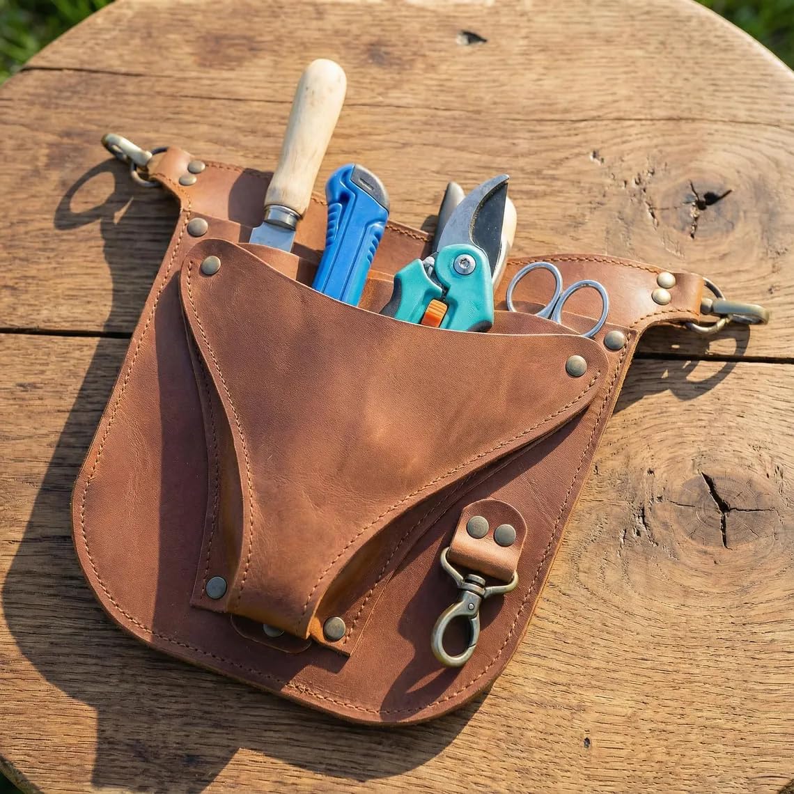 TORAKIP Leather Florist Tool Belt – Garden Tool Pouch with Adjustable Belt, Genuine Leather Gardening Waist Bag for Florists & Gardeners, Utility Floral Tool Holder, Warm Brown