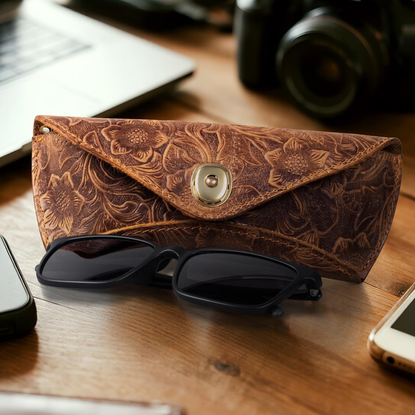 RMAWRAD Real Leather Glasses Case Handmade Cowhide Vintage in Sunglasses Nearsighted Glasses reading glasses Pouch Designed Travel Anti-Crush Lanyard for Men and Women Brown