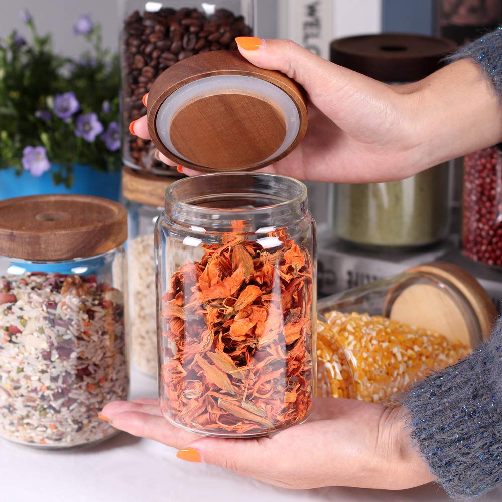 SAIOOL Kitchen Canisters Set of 6-8.5oz Glass Spice Jars With Acacia Airtight Lid and Labels Round Spice Bottles for kitchen Seasoning Baby Food Kids Snacks Meal Prep Containers Candle