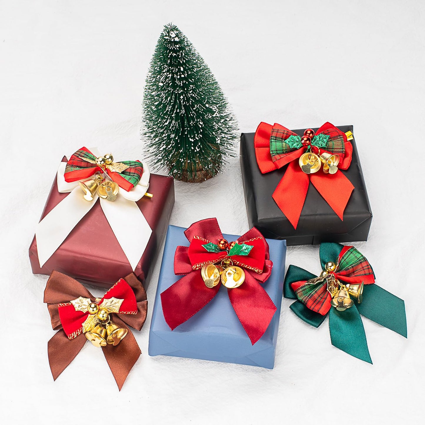 Voeveca 20 Pack Christmas Bows, Bowknot Wreath Bow with Jingle Bells for Christmas Garland Tree, Crafts, Wrapping, Wreath Xmas Hanging Ornaments Decor (20, Green)