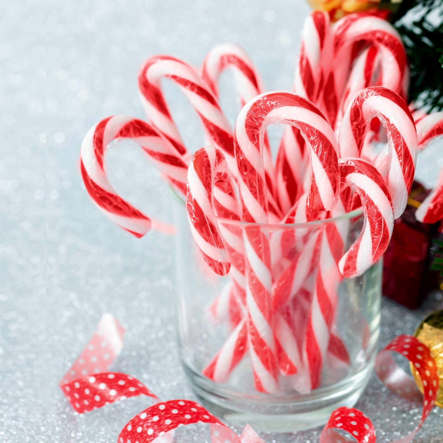 WILLBOND 72 Pcs Christmas Candy Canes Ornament Plastic Christmas Tree Hanging Decoration Fake Swirl Candy Canes Garlands with Crystal Wire for Home Xmas Gift Indoor Outdoor Party Favor (Red and White)