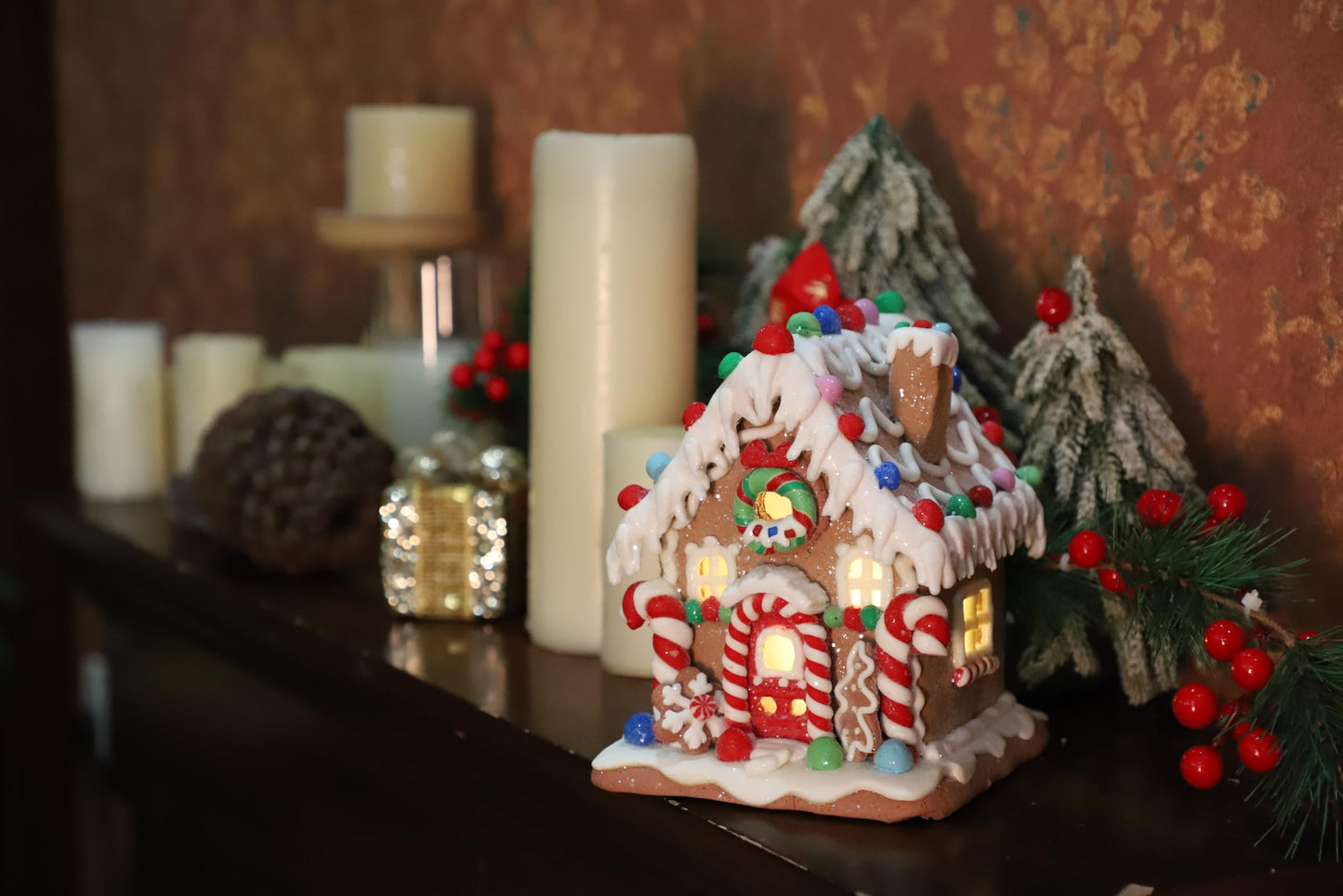SunArtHome Gingerbread House Decoration, Battery-Operated Light-Up Gingerbread House, Classic Gingerbread Christmas Village Figurines, Handmade Decorations (Style 2)