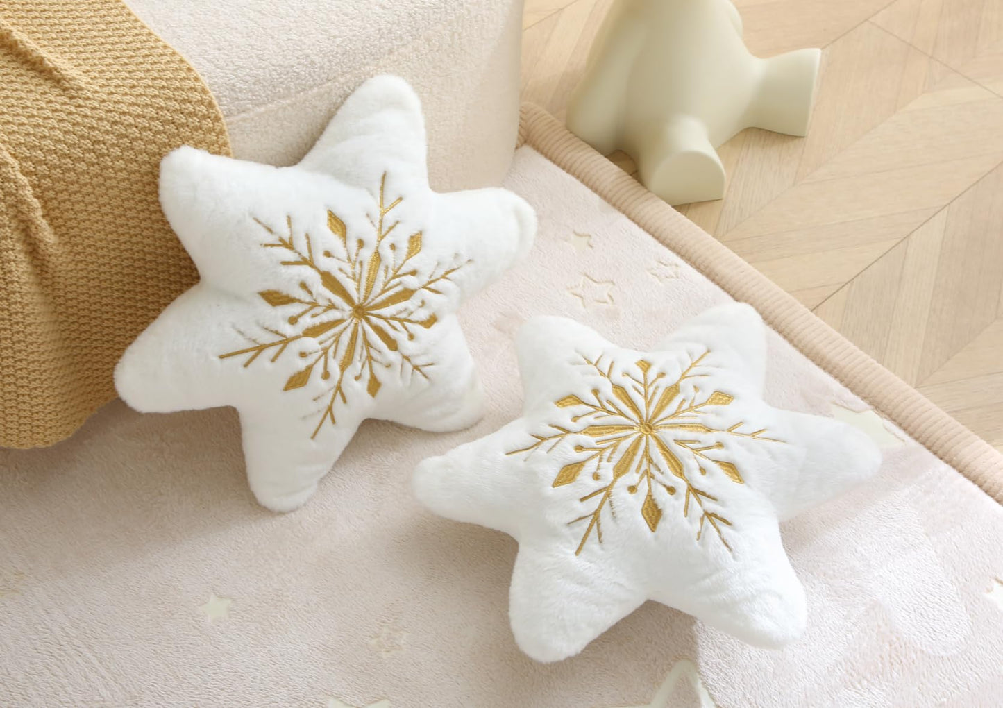 Volple Snowflake Decorative Throw Pillow – White Plush Star Cushion with Gold Embroidery – Soft Winter Christmas Accent Pillow for Couch, Sofa, Bedroom & Holiday Décor