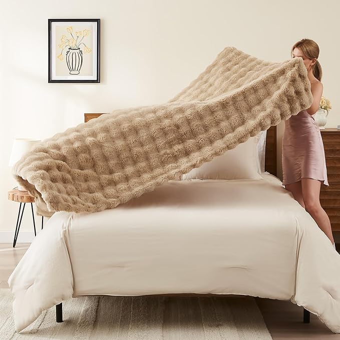 L'AGRATY Faux Rabbit Fur Blanket: 50" x 60" Luxury Soft Fluffy Thick Fur Throw Blanket for Couch Bed - Cozy Plush Bubble Blankets for Winter: Warm Flannel Fleece Decorative Blanket(Milk Tea Brown)