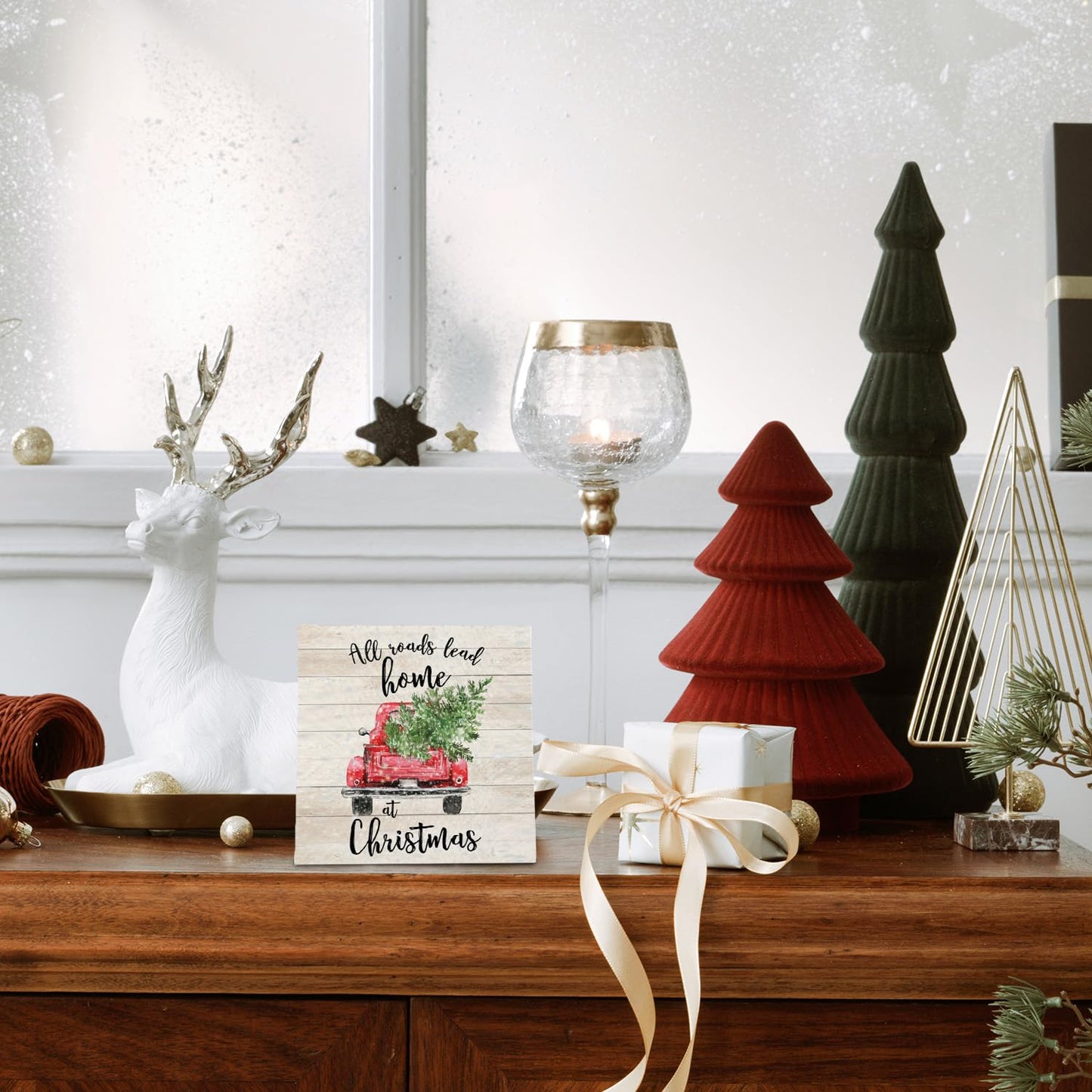 UNCDLV Rustic Christmas Decor, Red Truck with Christmas Tree Wood Sign Decor Gift for Women Men, Farmhouse Decorations for Home Office Desk Table Shelf Decorations 6x6 Inch