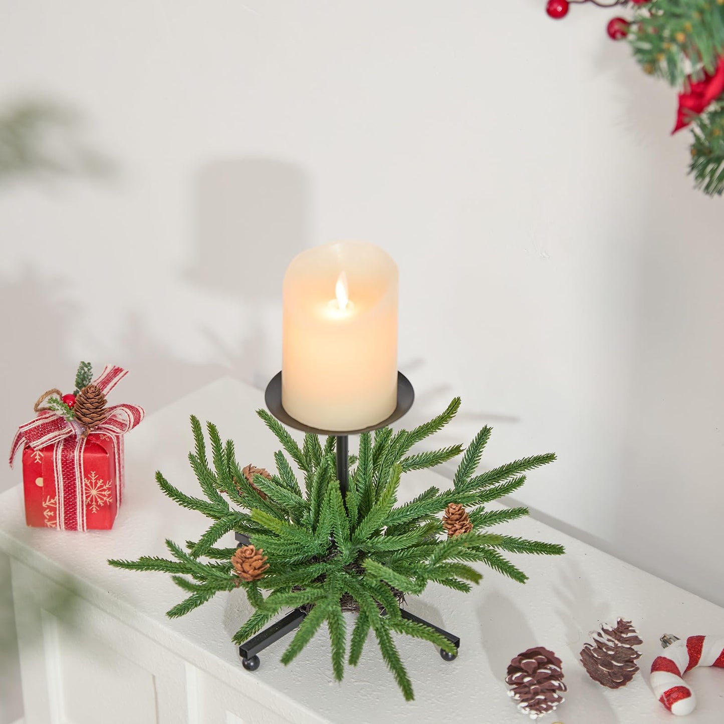 Heleze Christmas Candle Holder Set of 3, Black Iron Candle Tray Holders with Norfolk Pine Pinecones, 7.1 Inch Decorative Metal Stand for Table Centerpiece Mantle Xmas Decor