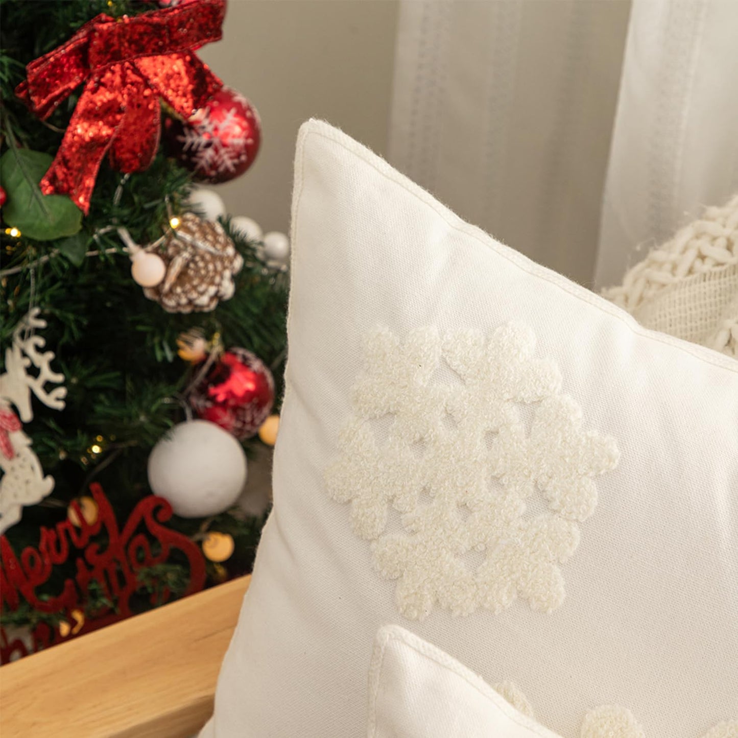 HUAGUOGUO 18 x 18 Inch 2PCs Embroideried Pillowcase，Christmas Holiday Falling Snowflake Cotton Linen Throw Pillow Cover Cushion Home Sofa Bed Car Decorative (White)