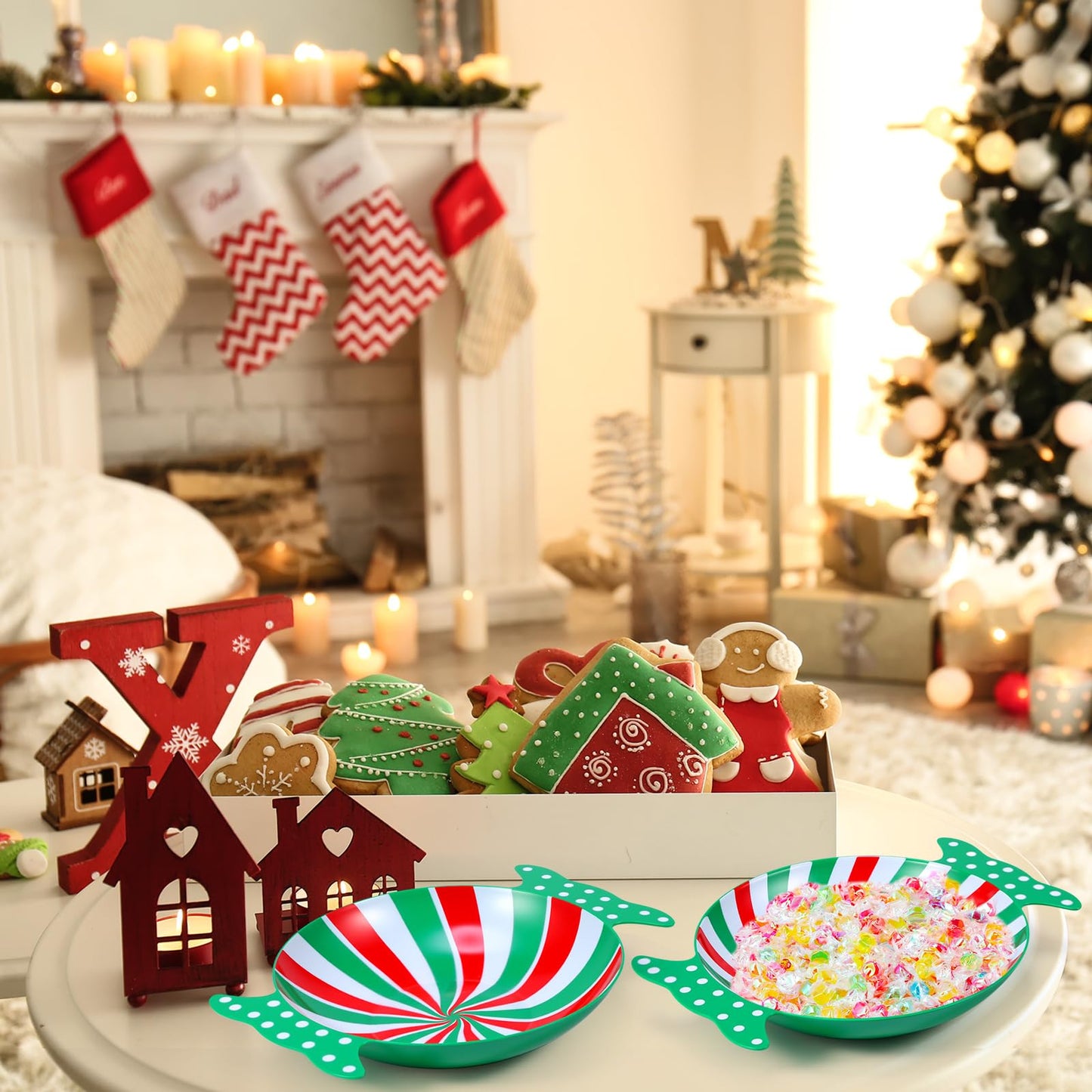 Wiwiqing 2 Pcs Christmas Peppermint Candy Tray Dishes Red Candy Platter Plastic Serving Dessert Plates Tableware Christmas Decorative Plates Dinnerware for Xmas Holiday Party Favor(Green)