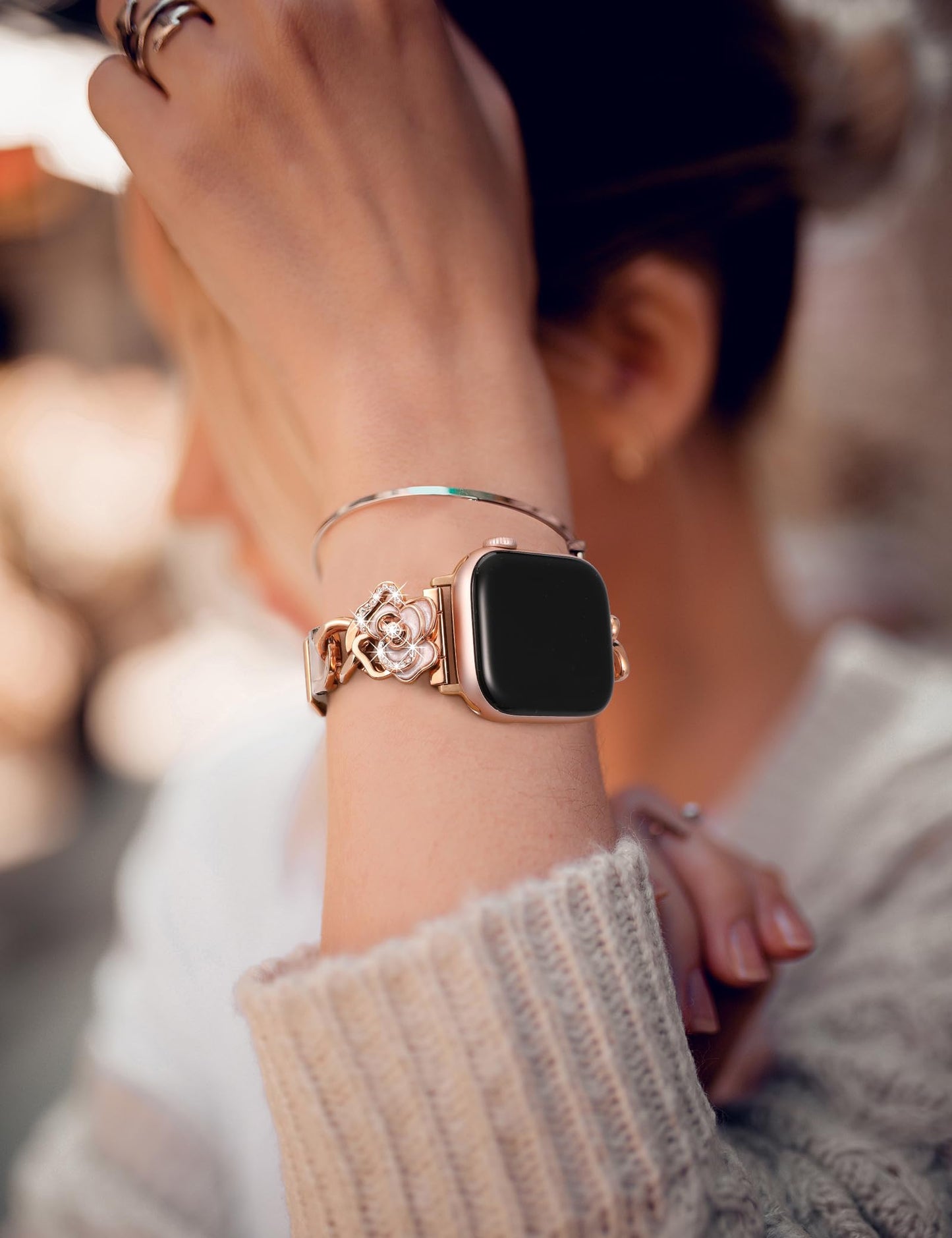 Minyee Compatible with Apple Watch Band 42/44/45/46/49mm Women, Dressy Elegant Leather Metal Chain Strap with Camellia Charms for iWatch Series 11 10 9 8 7 6 5 4 SE/Ultra 3 2 1, Starlight/Rose Gold