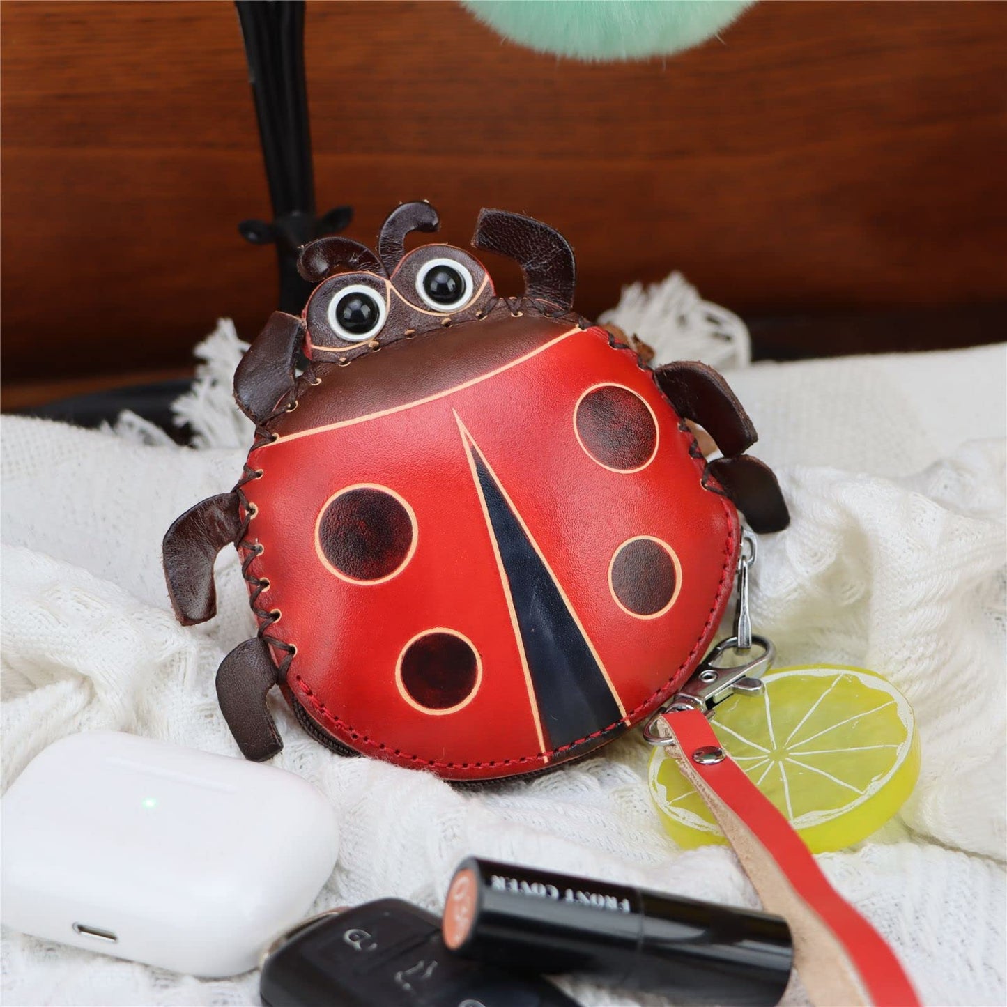 Fanyixuan Vegetable Tanned Leather Cowhide Ladybug Coin Purse Suitable For Storing Coins Keys Lipstick Creative Gift Clutch Bag