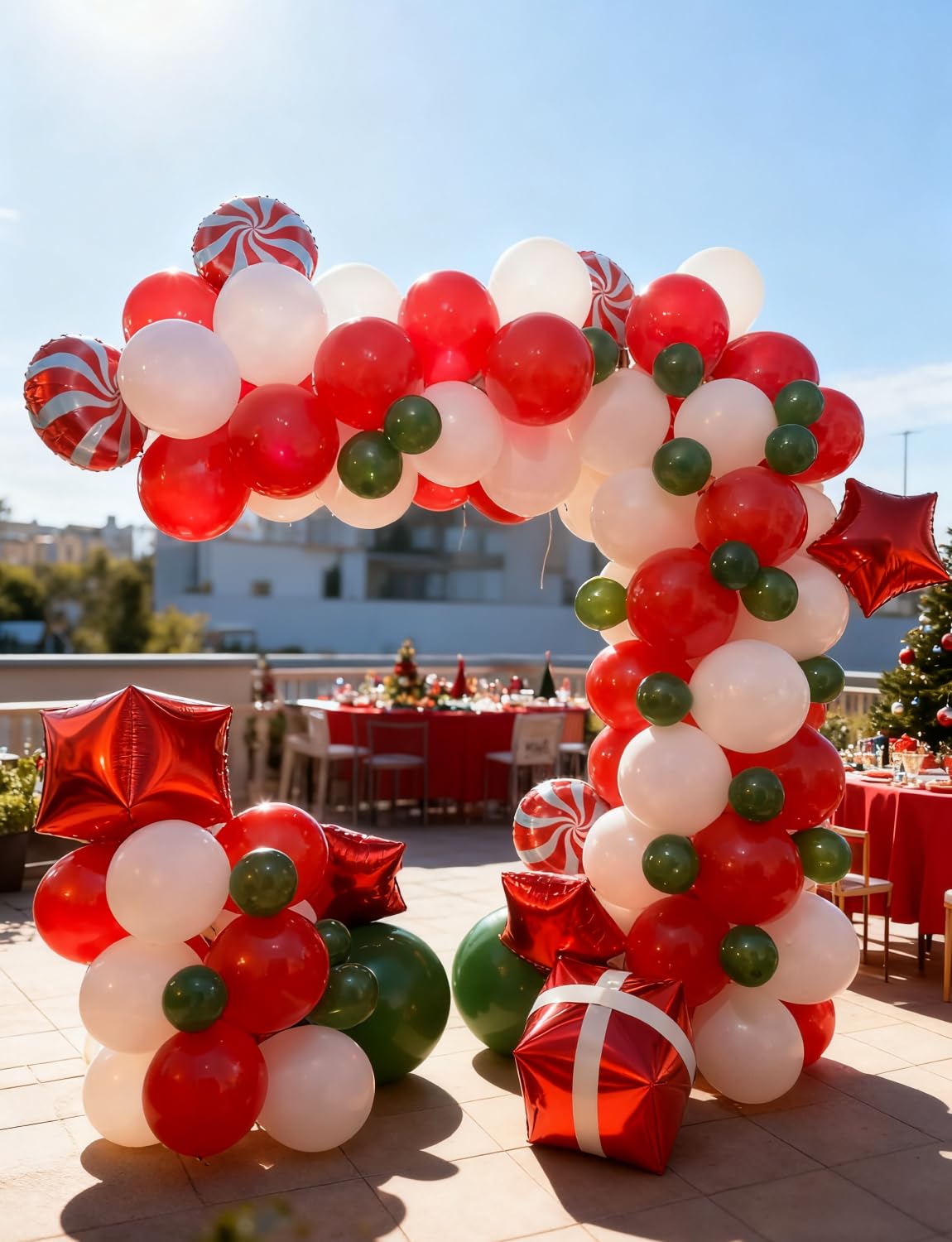 Christmas Balloon Garland Arch Kit, 123PCS Red Green White New Year Xmas Balloons with Candy,Gift Box,Red Star,Cane Foil Balloons for Christmas Party Decorations,Birthday,Baby Shower