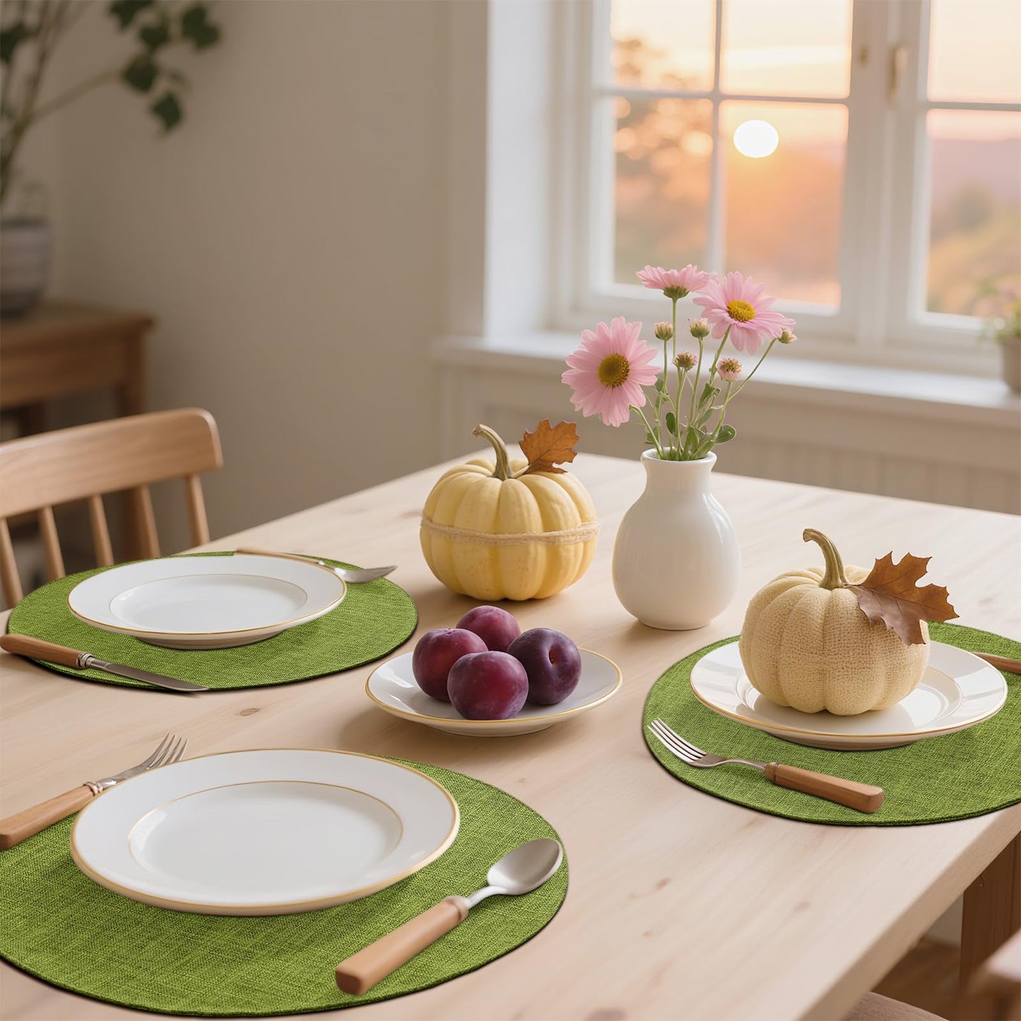 homing 15 Inch Round Cloth Placemats Set of 6, Cotton Linen Blend Washable Table Mats, Farmhouse Dining Place Mats for Indoors & Outdoors, Easy to Clean, Grass Green