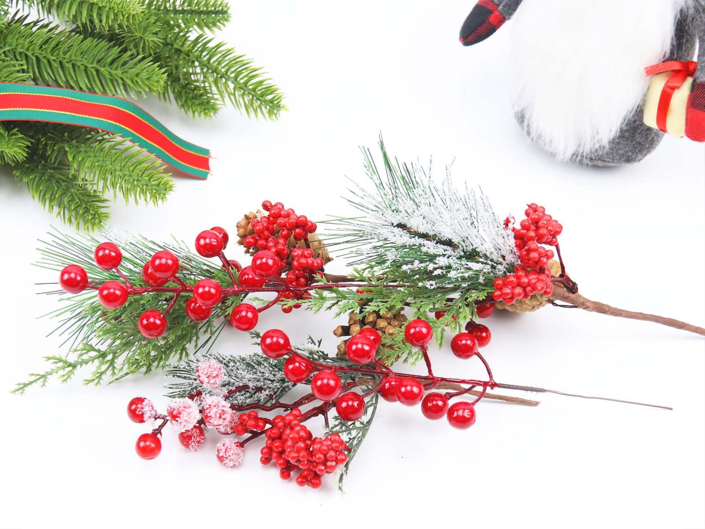 Mklsit 30 Pack Artificial Red Berry Stems, 8.2 Inch Christmas Berry Picks Holly Berries Branches for Christmas Tree Decorations DIY Crafts Wreath Decor