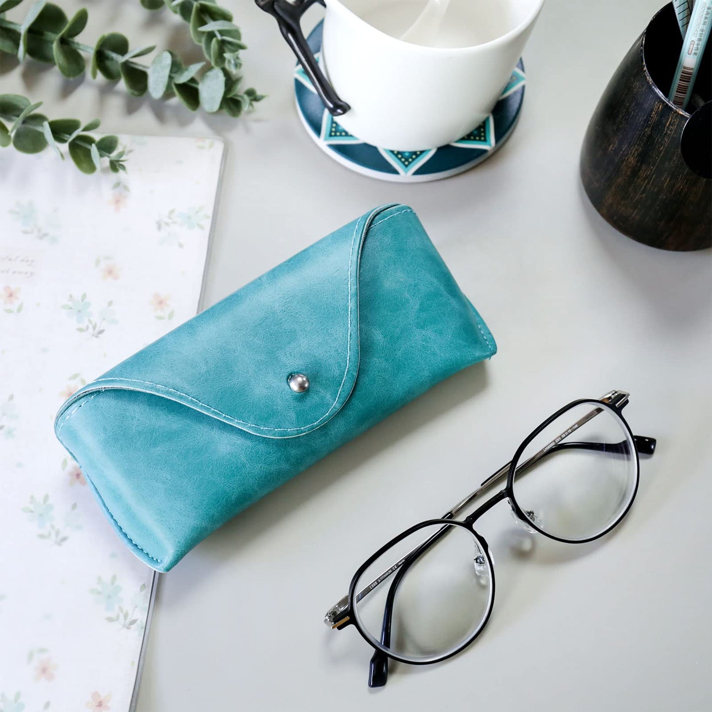 LogHog Portable Leather Glasses Case,Durable Soft Sunglasses Pouch Slim Case for Women Men Horizontal Eyeglass Case