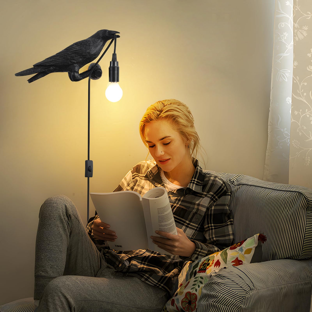 EPPARA Raven Table Lamp, Gothic Crow Lamp, Adjustable Birds Table Light, Wall Sconce Lamp Light for Bedroom Living Room, Lifelike Resin Raven Decoration, Modern Table Lamps Brithday GIF