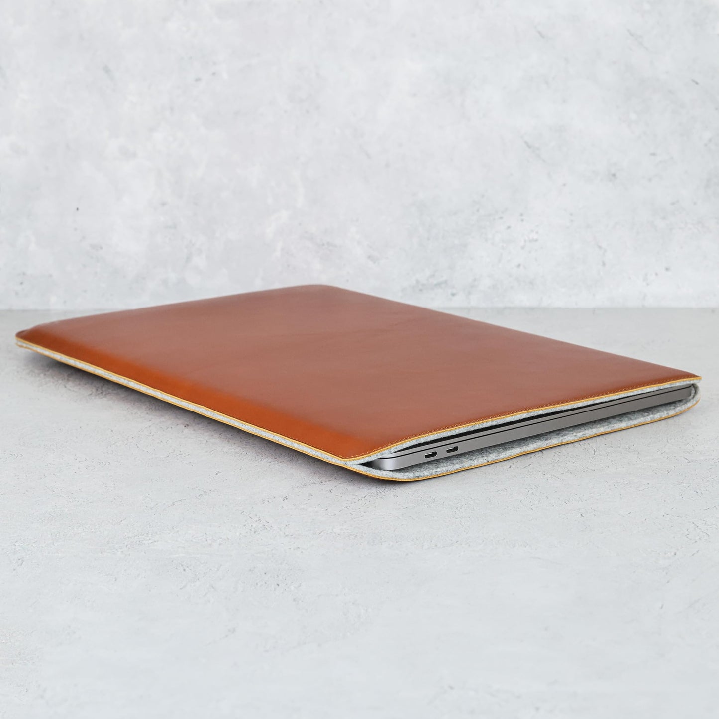 Casemade Real Leather Laptop Sleeve for MacBook Pro & Air Fits 13, 14, 15 & 16 Inch - Genuine Full Grain Leather with Soft Wool Lining (16-inch - 2019)