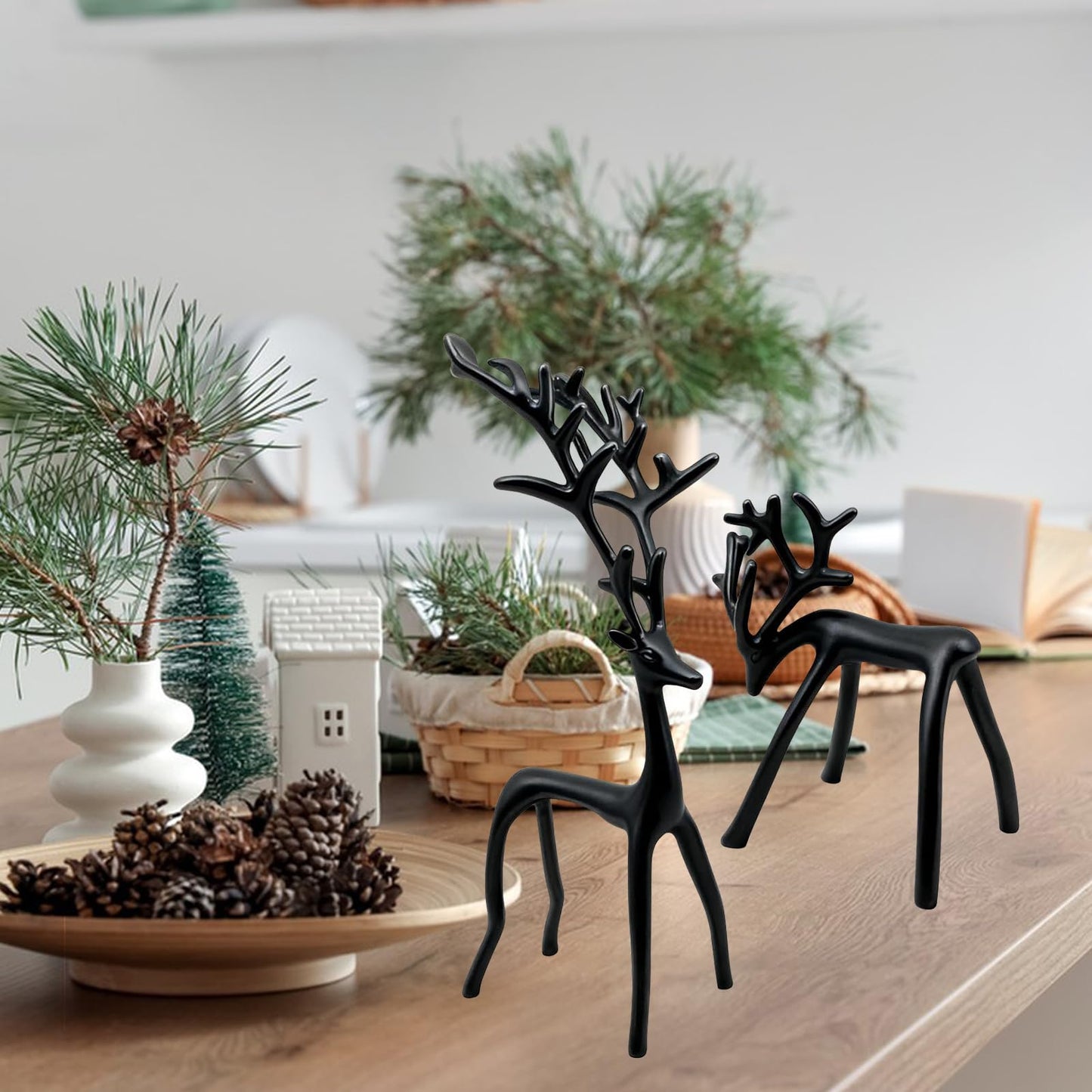 YUNLINGDADA Set of 2 Black Reindeer Christmas Decor, Christmas Decorations, Metal Reindeer Statues, Black Metal C-hristmas R-eindeer Figurine, Ideal for Mantel Living Room Bedroom Office